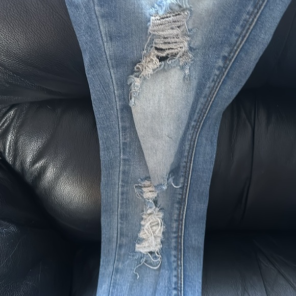 Ripped skinny denim jeans with fade. - Picture 3 of 4